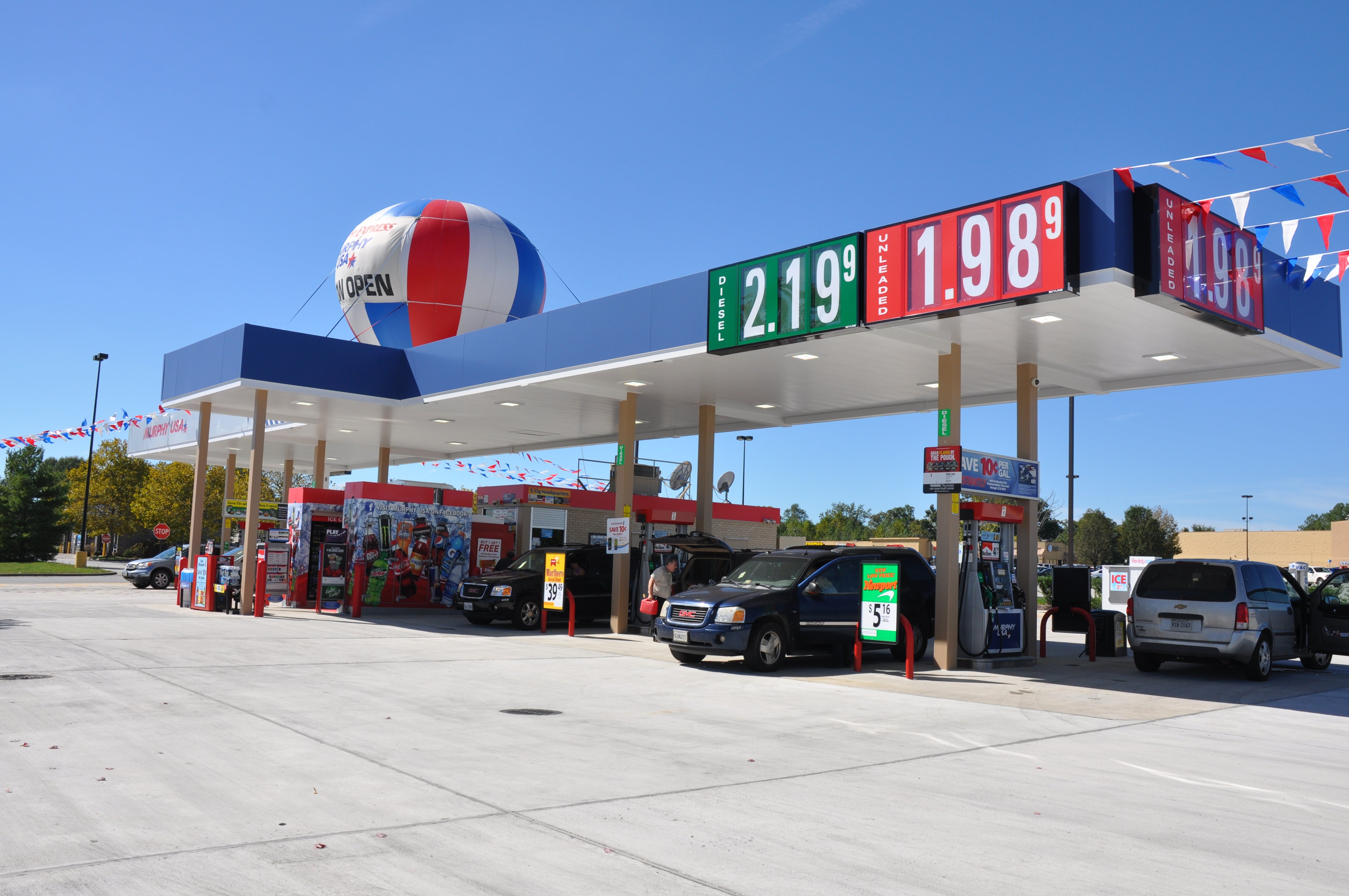 Station us. Gas Station USA. Gas Station at USA. “Gas Station”in car. Gas Station 80s USA.