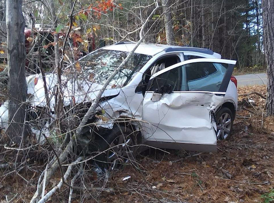 Car crashes into tree - Farmville | Farmville